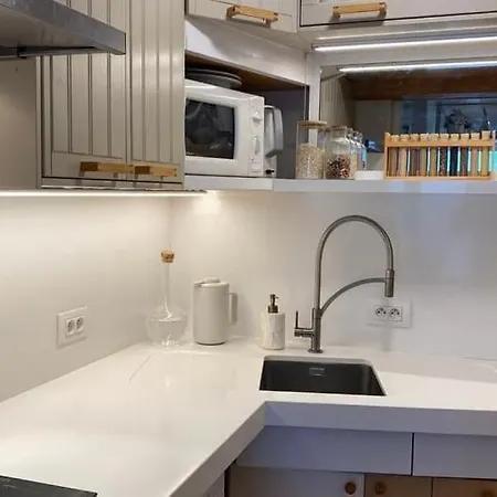 Skye Boat Apartment *